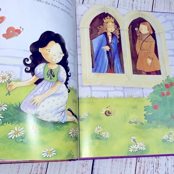 Snow White & The Seven Dwarfs kids book - Picture 7 of 13